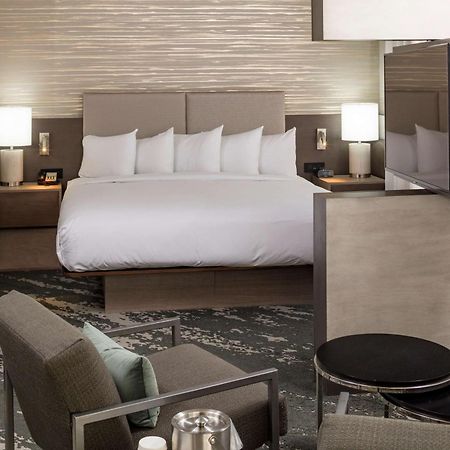 Отель Doubletree By Hilton Boston Logan Airport Челси Экстерьер фото