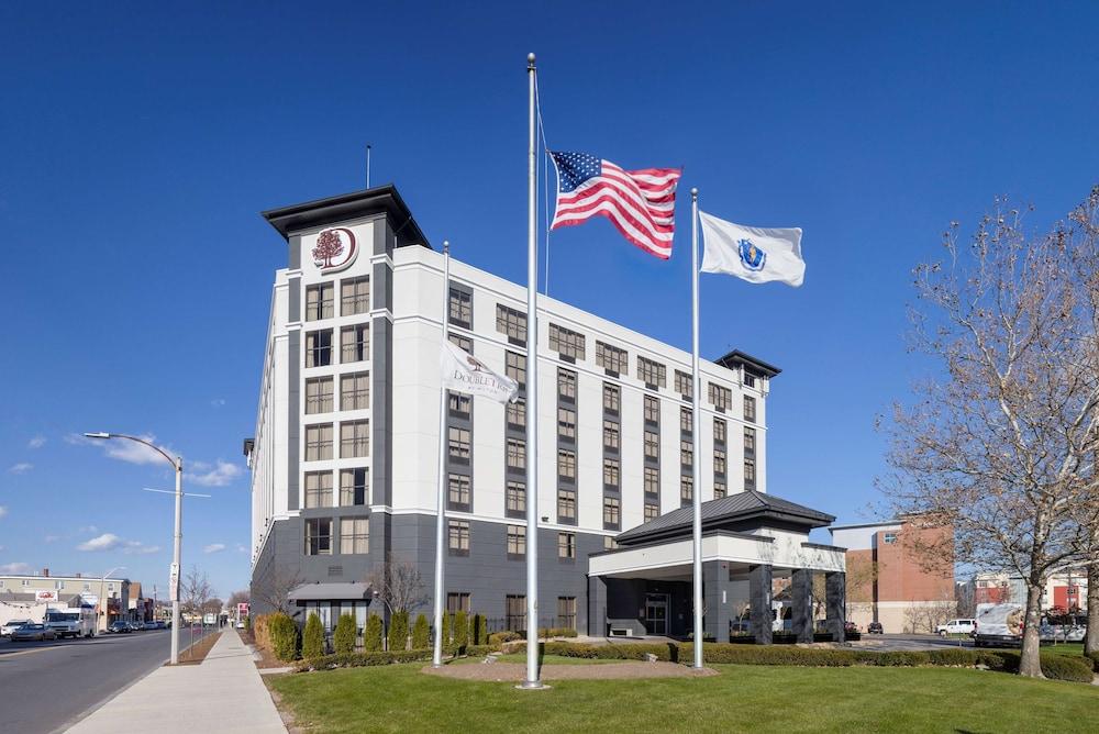 Отель Doubletree By Hilton Boston Logan Airport Челси Экстерьер фото