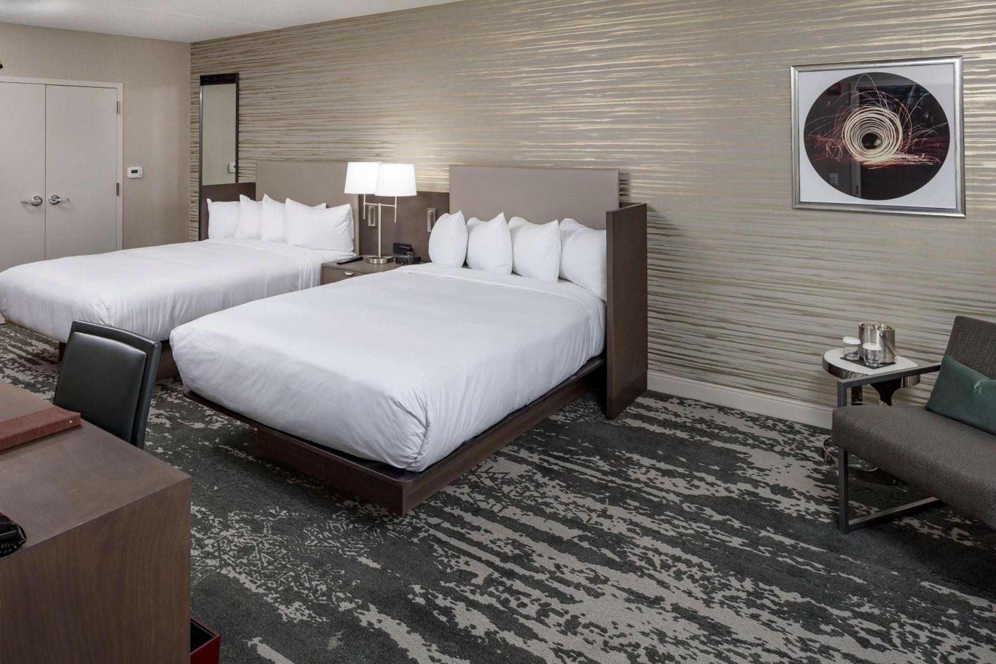 Отель Doubletree By Hilton Boston Logan Airport Челси Экстерьер фото